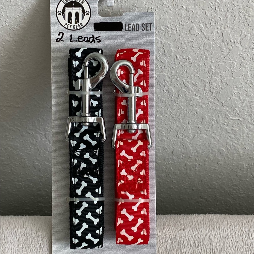 Dog Leads, package of 2.  Leads are approximately 4 Feet.  No collar just Leads